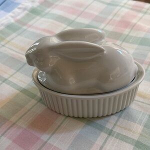 NEW Crate&Barrel White Ceramic Bunny Dish 7” X 3”; Too Cute!🌷